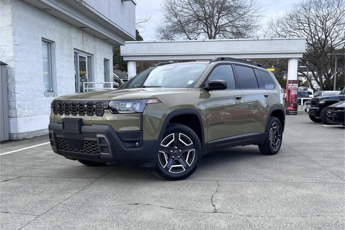 2026 Jeep Cherokee Limited front angle